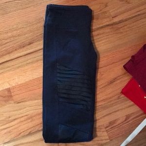 Alo Yoga baby Molto leggings size small